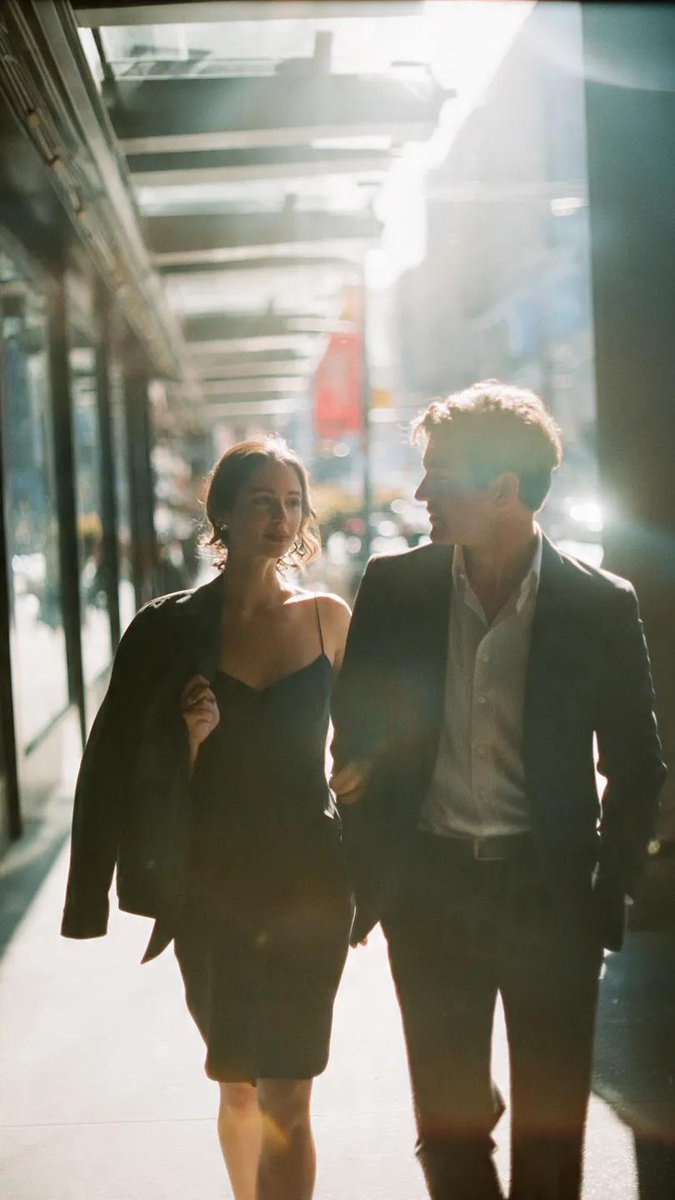 Couple urban walkway candid: GPT Image 2 prompt AI image prompt result