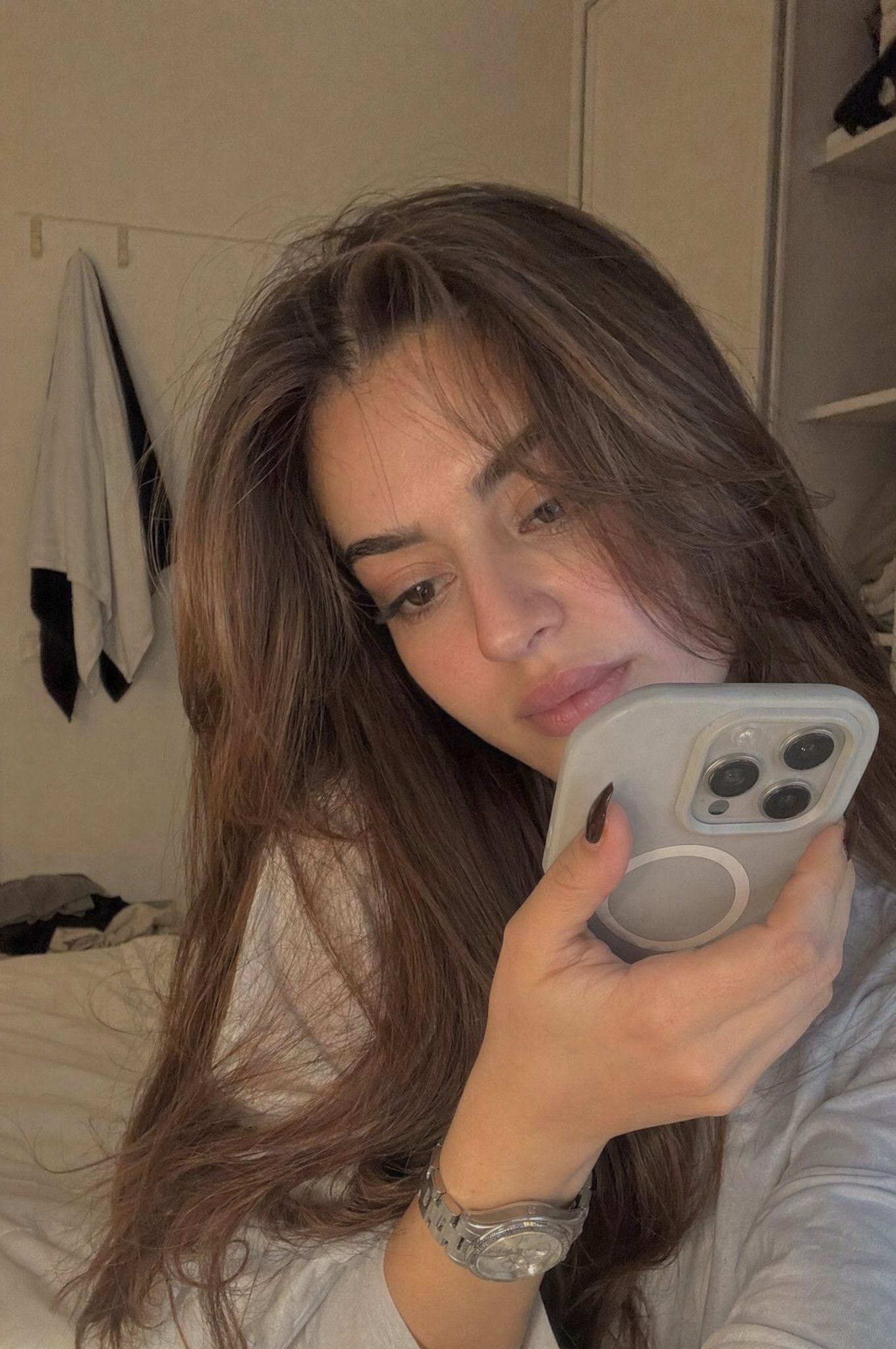 Bedroom phone close selfie: GPT Image 2 prompt AI image prompt result